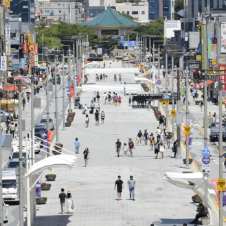 12:00 散策+昼ごはん メインストリート・海雲台伝統市場