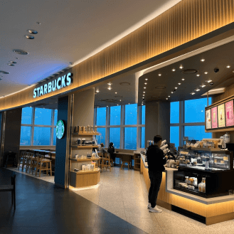 19:30 夜カフェを楽しむ STARBUCKS COFFEE 海雲台エックスザスカイ店（해운대 엑스더스카이점）