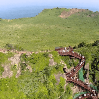 16:30 散策する 城山日出峰（성산일출봉）