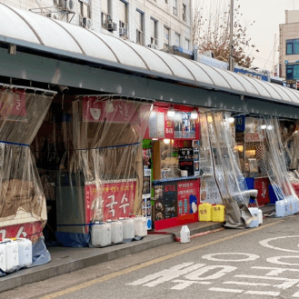 13:00 昼ごはん 東大門総合市場食べ歩き広場 (동대문종합시장 먹거리 장터)